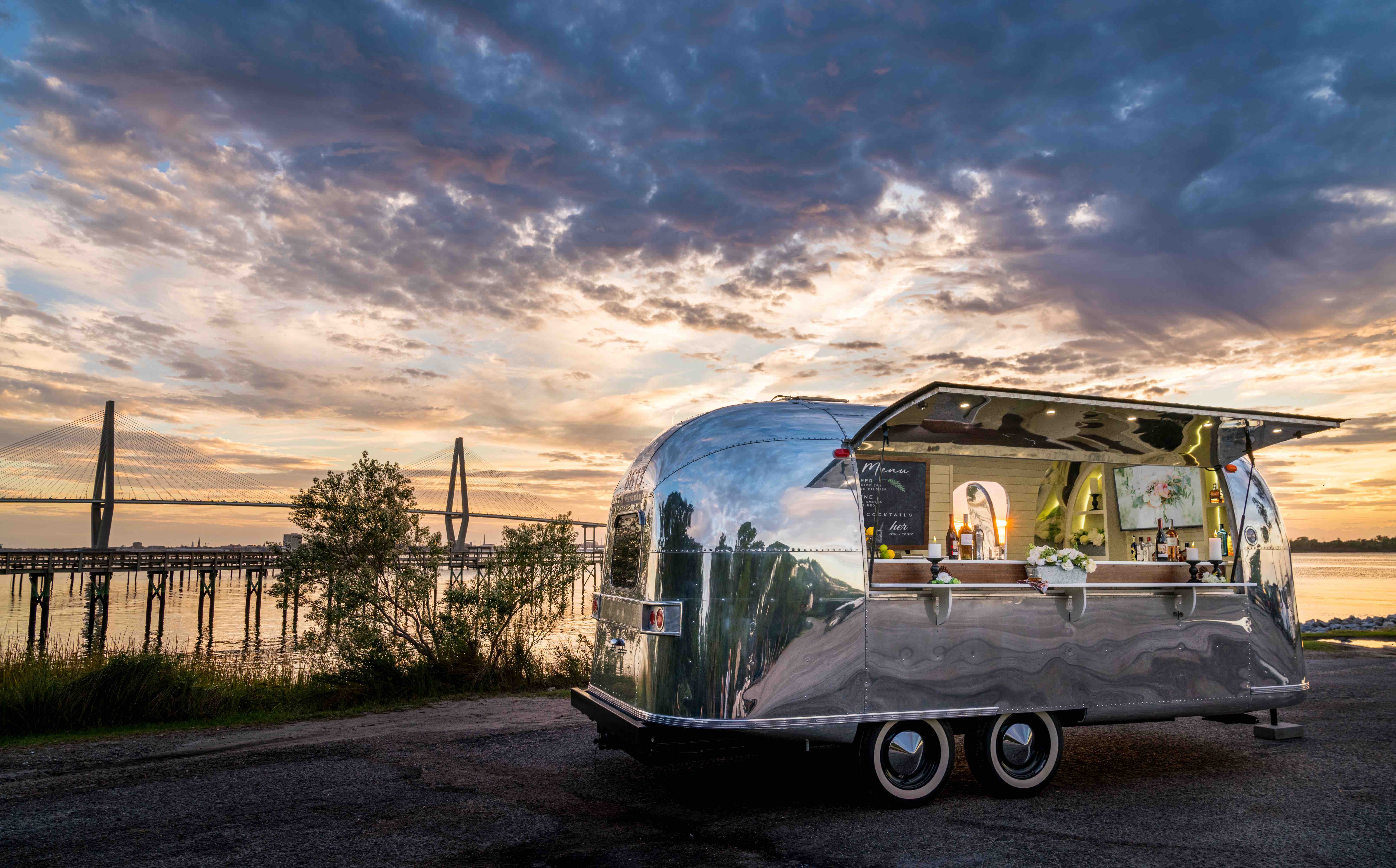 Vintage-Silver-Mobile-Airstream-Bar-Charleston-sc